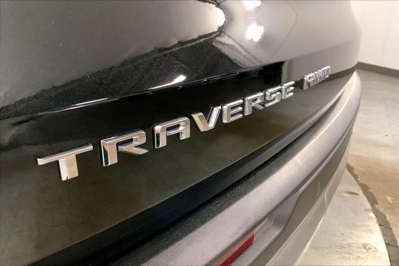 Used 2025 Chevrolet Traverse LT AWD/4WD image 8