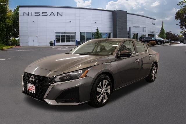 Used 2024 Nissan Altima 2.5 S FWD image 5