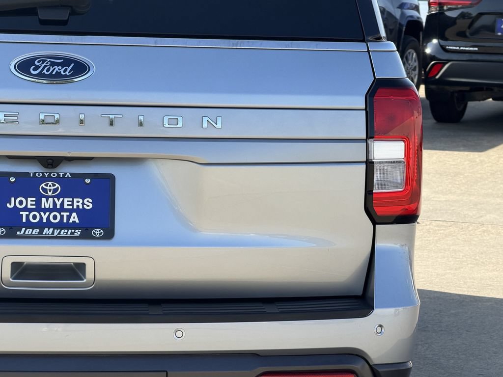 Used 2024 Ford Expedition XLT RWD image 9