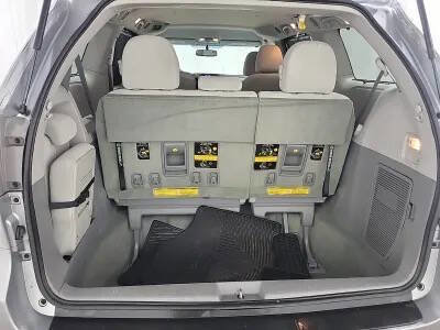 Used 2014 Toyota Sienna LE image 12