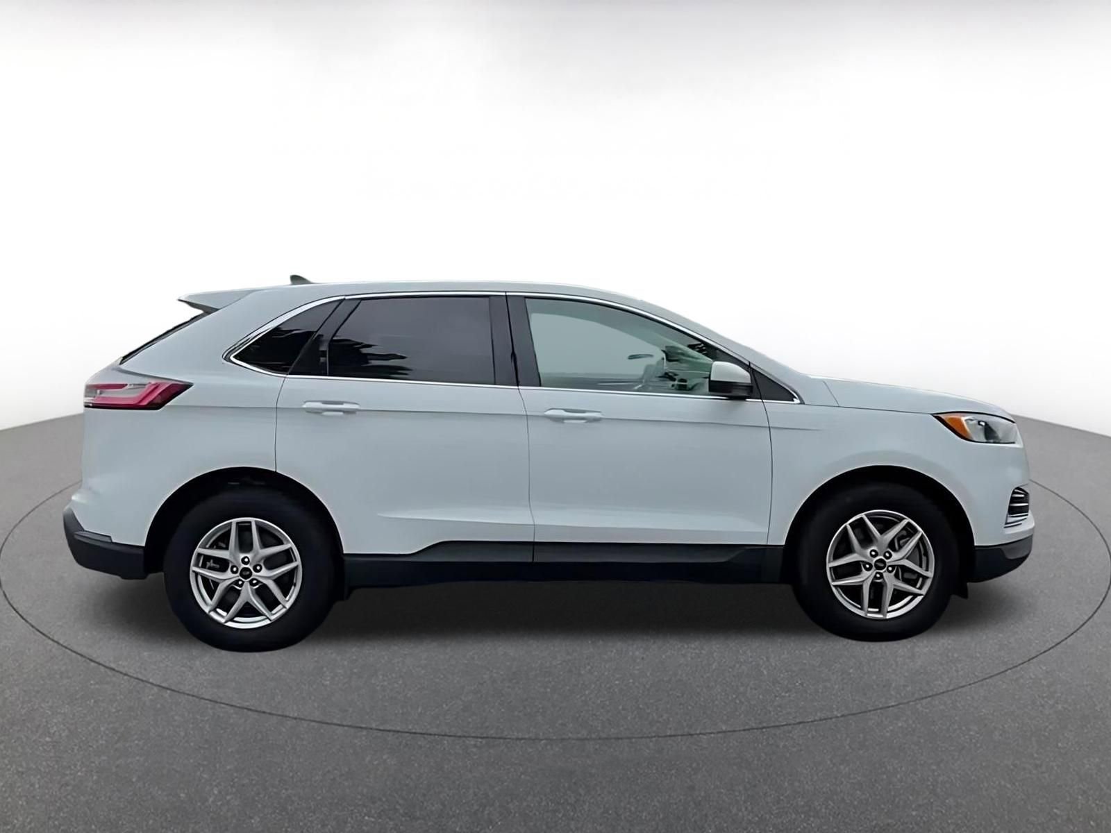 Used 2024 Ford Edge SEL image 15