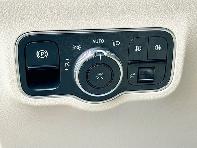 Used 2023 Mercedes-Benz GLA 250 4MATIC image 12