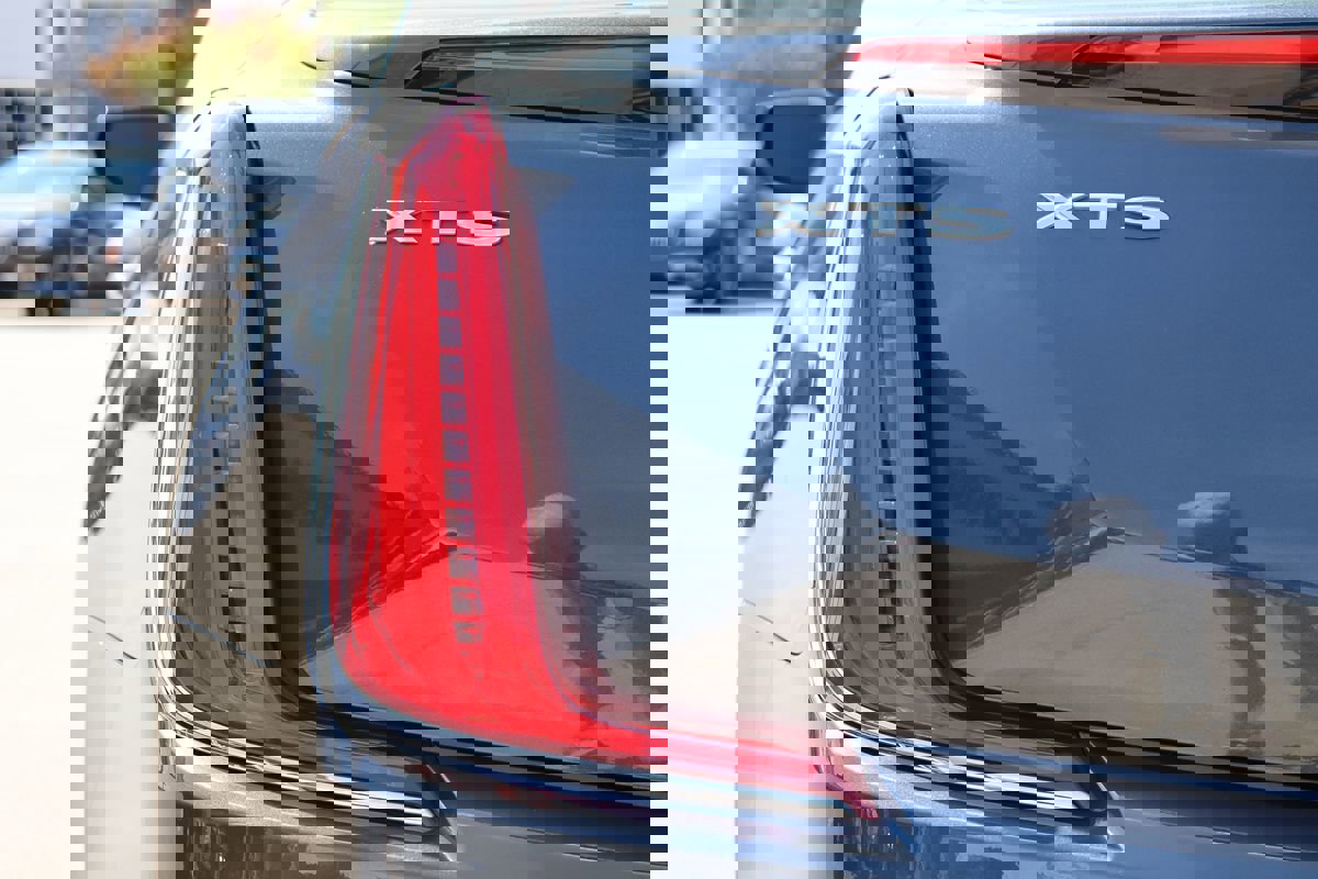 Used 2019 Cadillac XTS Luxury image 12