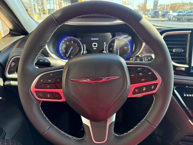 New 2026 Chrysler Pacifica Select image 11