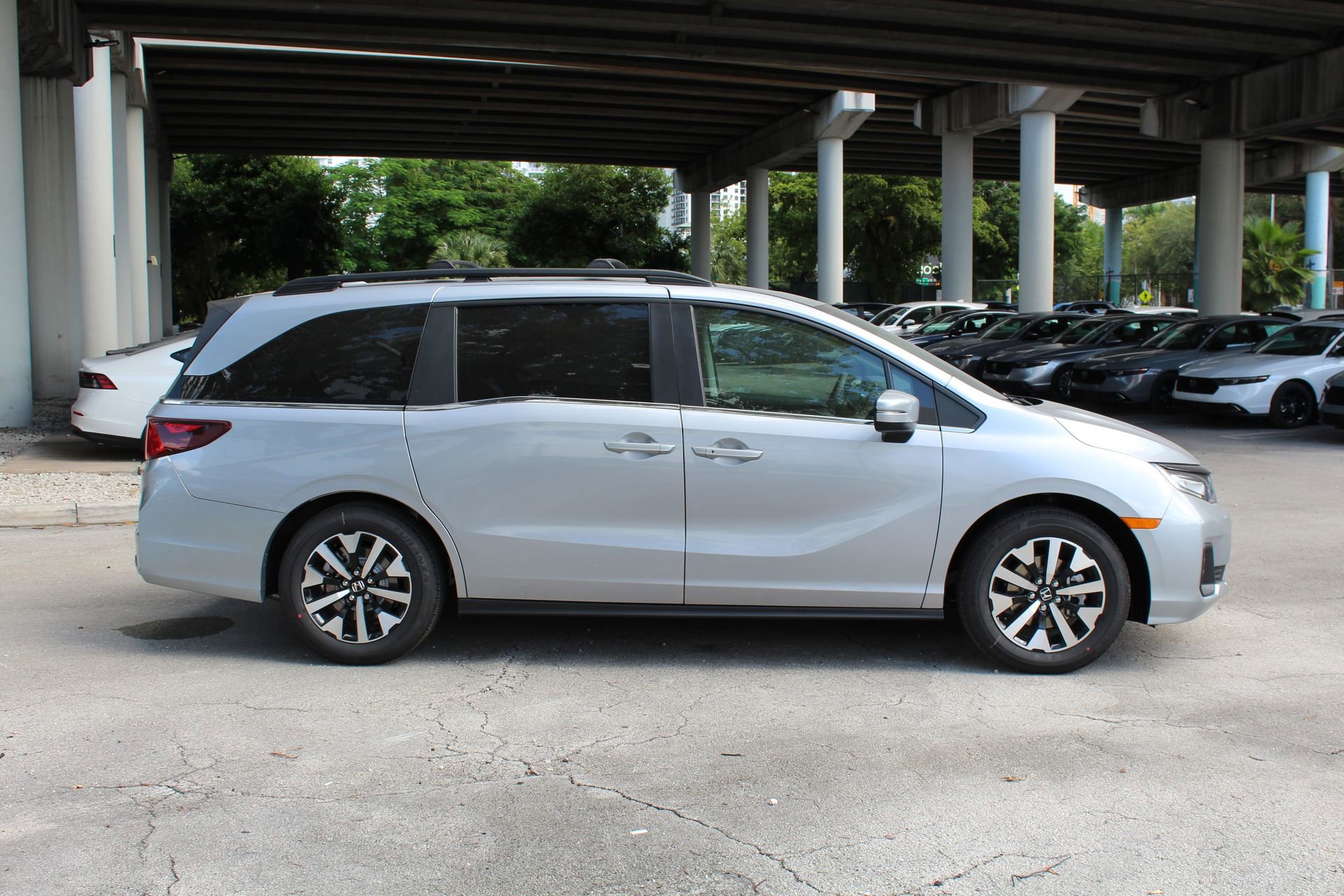 New 2026 Honda Odyssey EX-L image 4
