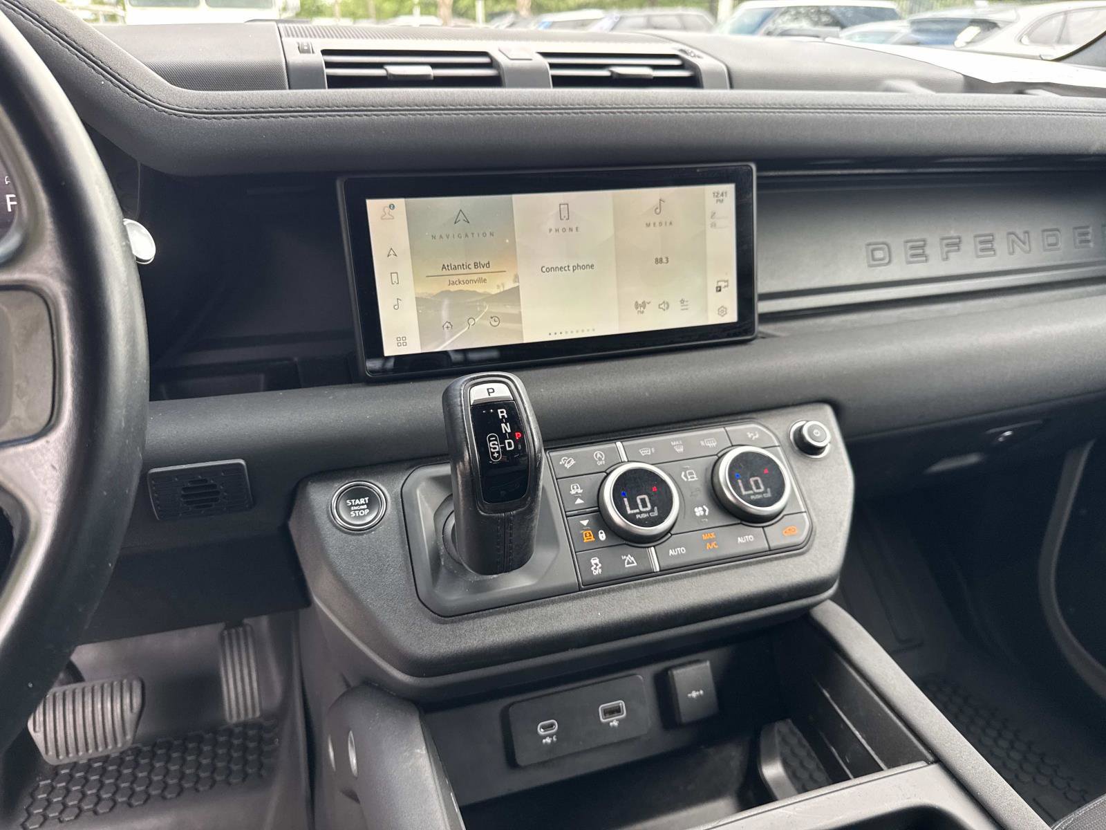 Used 2023 Land Rover Defender 90 X-Dynamic SE AWD/4WD image 20