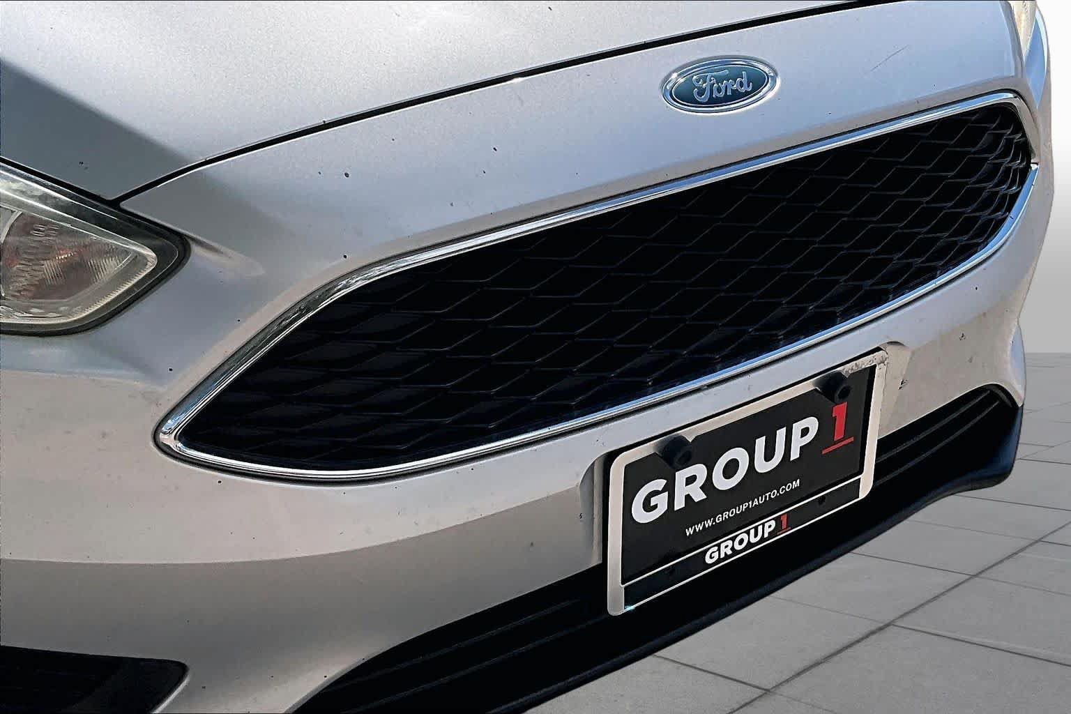 Used 2015 Ford Focus SE FWD image 29