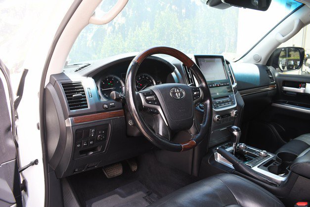 Used 2018 Toyota Land Cruiser AWD/4WD image 14