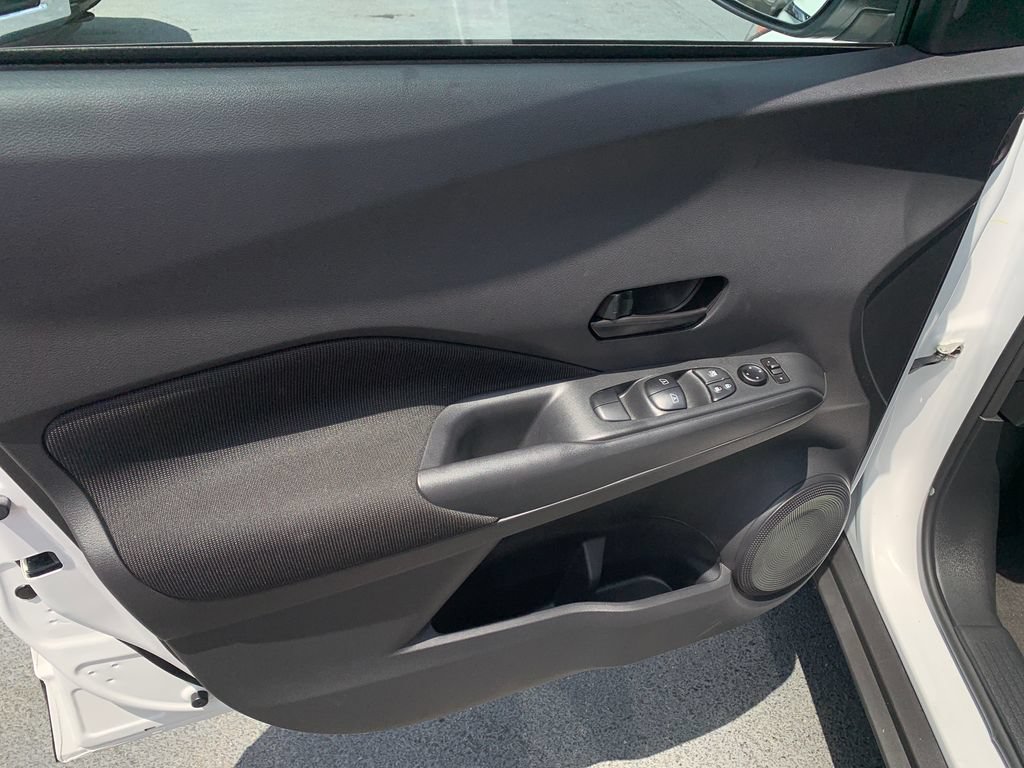 Used 2025 Nissan Kicks Play S FWD image 10