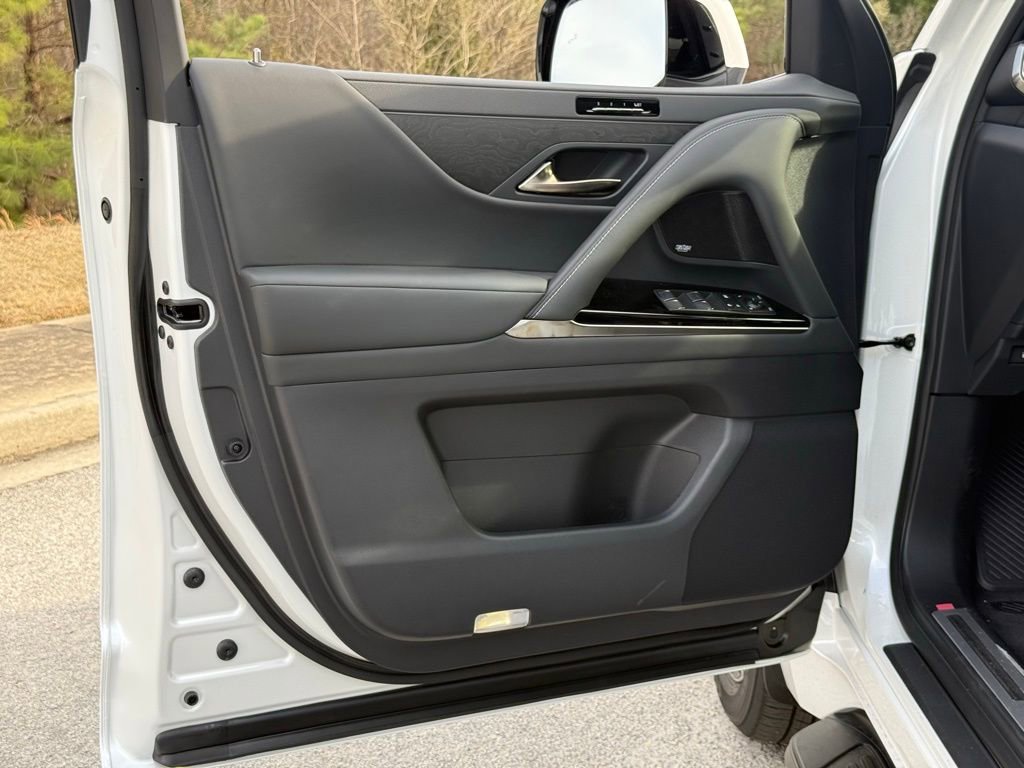 New 2026 Lexus LX 700h Luxury image 19