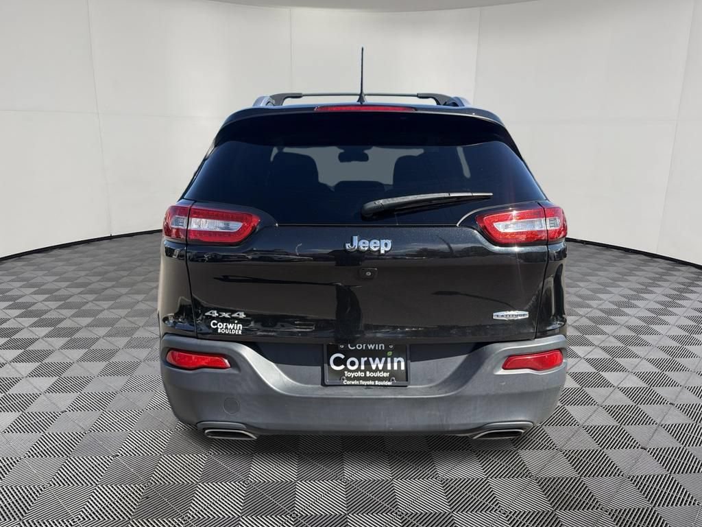 Used 2016 Jeep Cherokee Latitude w/ Cold Weather Group AWD/4WD image 5