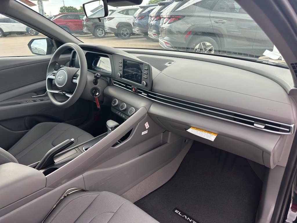 New 2026 Hyundai Elantra SE FWD image 27