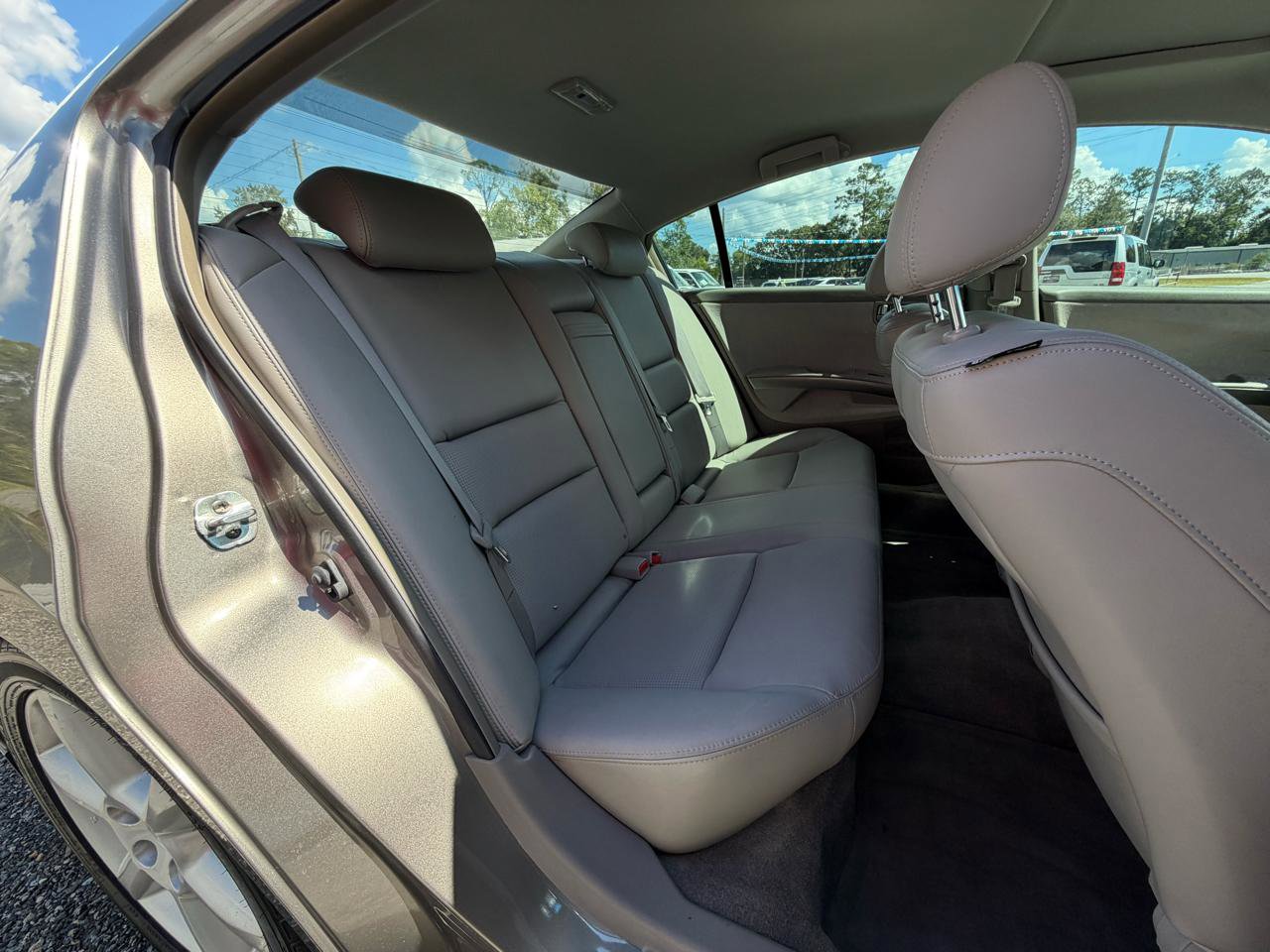 Used 2004 Nissan Maxima 3.5 SE image 11