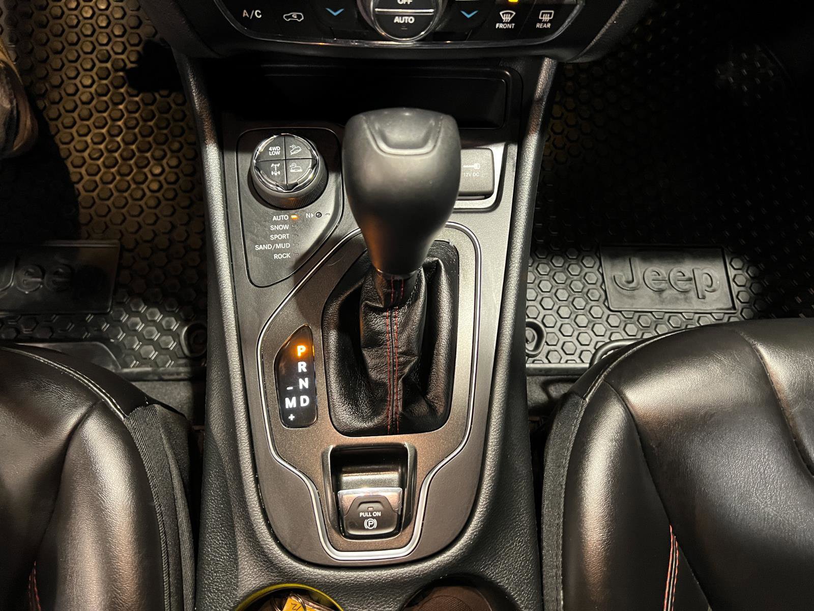 Used 2019 Jeep Cherokee Trailhawk w/ Cold Weather Group image 20