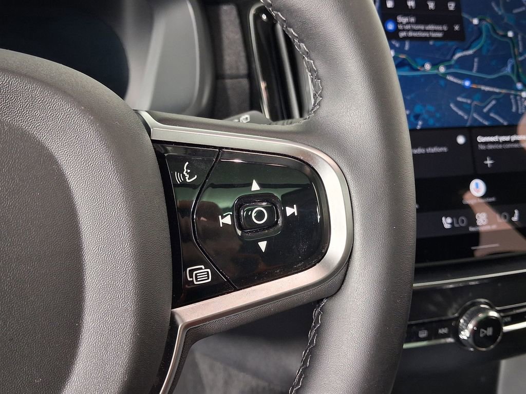 Used 2025 Volvo XC90 B6 Plus w/ Protection Package Premier AWD/4WD image 32