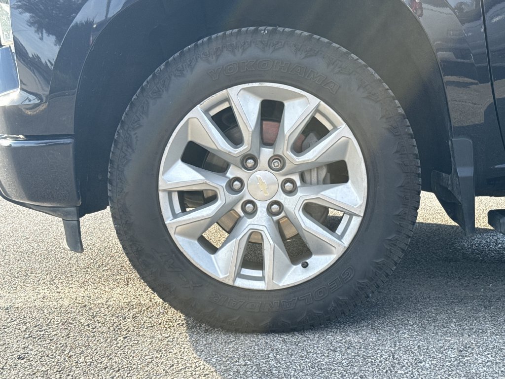 Used 2022 Chevrolet Silverado 1500 Custom RWD image 9
