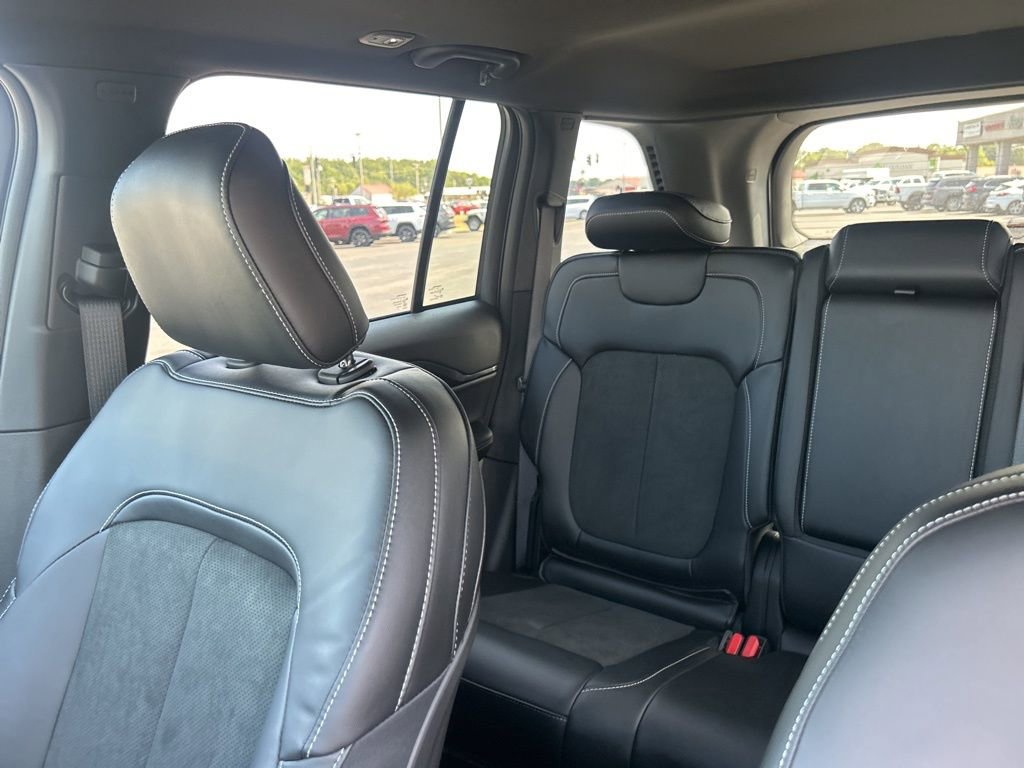 New 2025 Jeep Grand Cherokee Laredo image 26