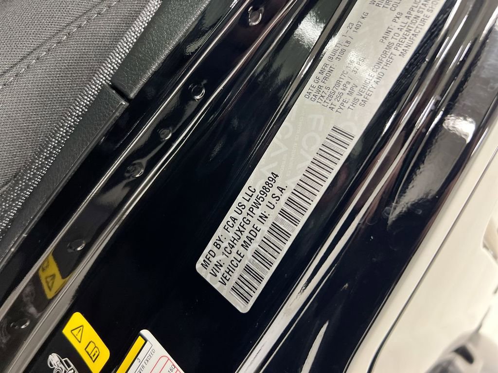 Used 2023 Jeep Wrangler Unlimited Rubicon AWD/4WD image 26