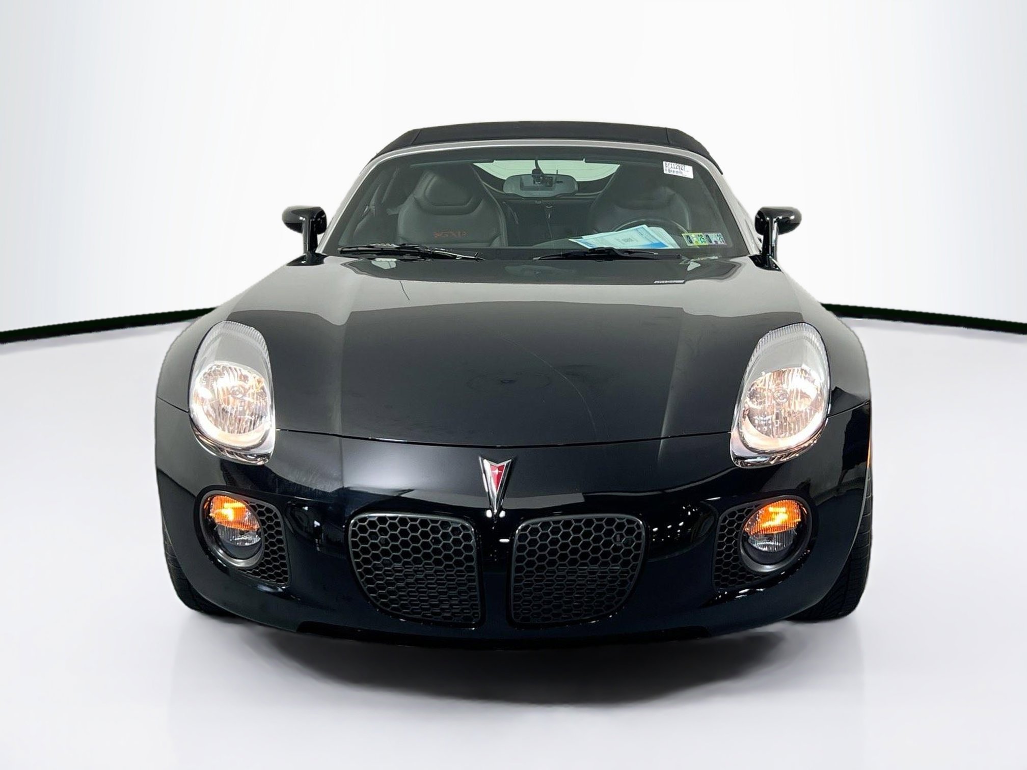 Used 2008 Pontiac Solstice GXP w/ Premium Package image 2