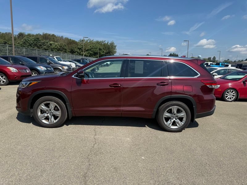 Used 2017 Toyota Highlander Limited AWD/4WD image 21