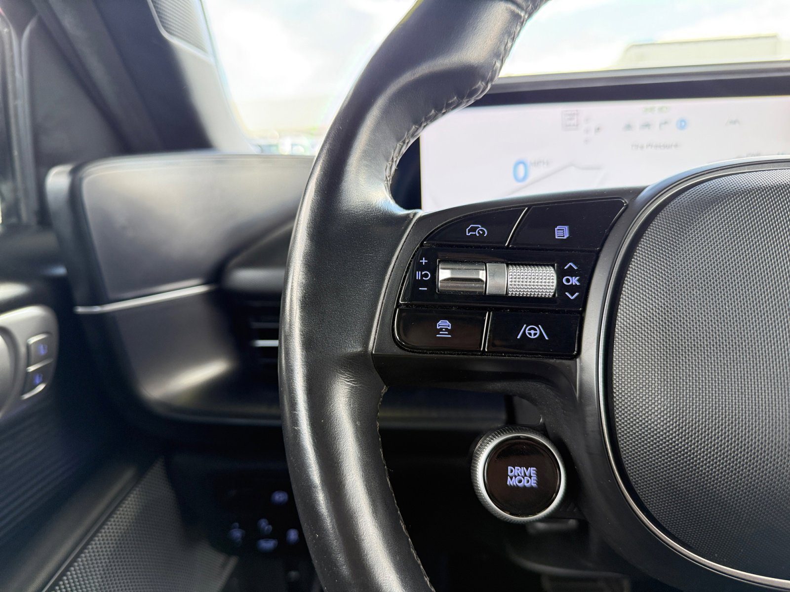 Used 2024 Hyundai Ioniq 6 Limited image 17