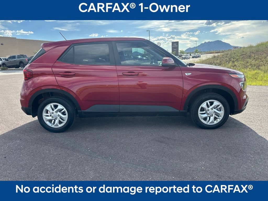 Used 2025 Hyundai Venue SE FWD image 5