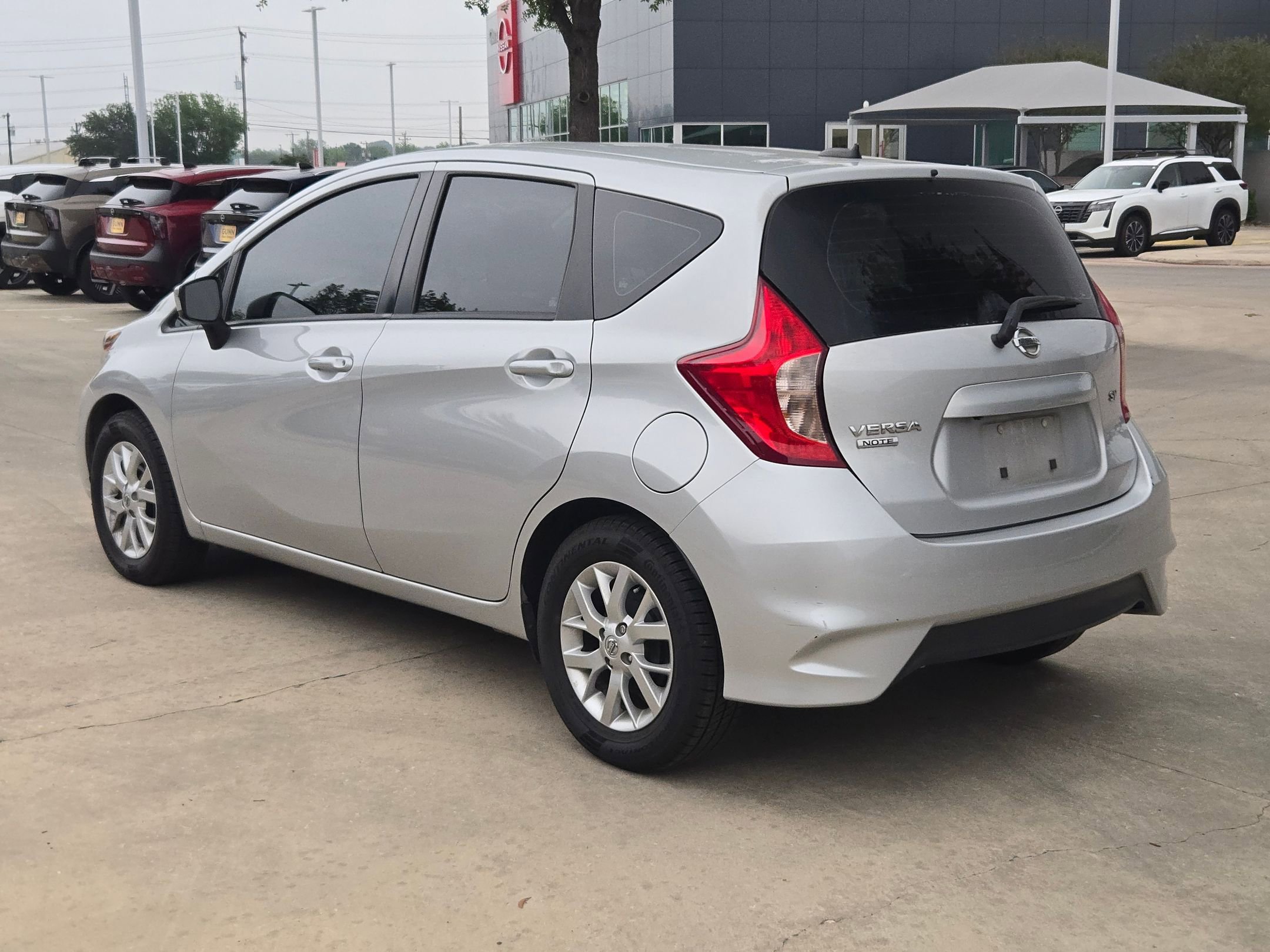 Used 2017 Nissan Versa Note SV w/ SV Appearance Package FWD image 5