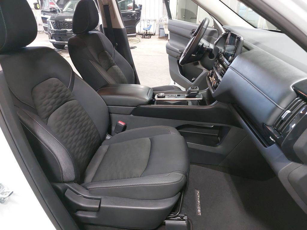 Certified 2024 Nissan Pathfinder SV AWD/4WD image 10