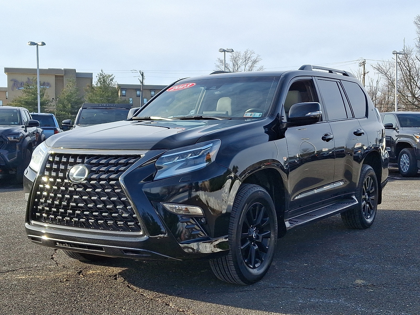 Used 2023 Lexus GX 460 image 3