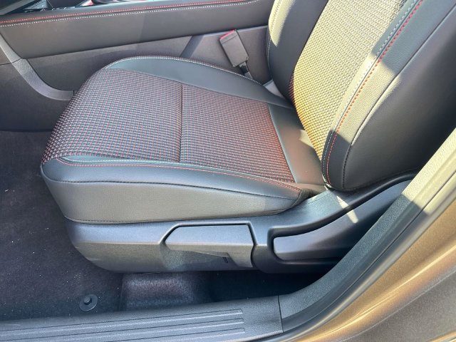 New 2027 Nissan Kicks SR FWD image 19