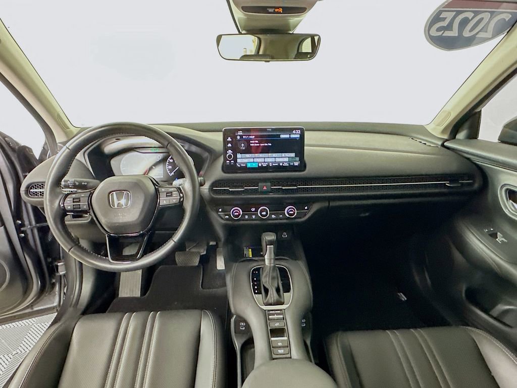 Certified 2025 Honda HR-V EX-L image 3