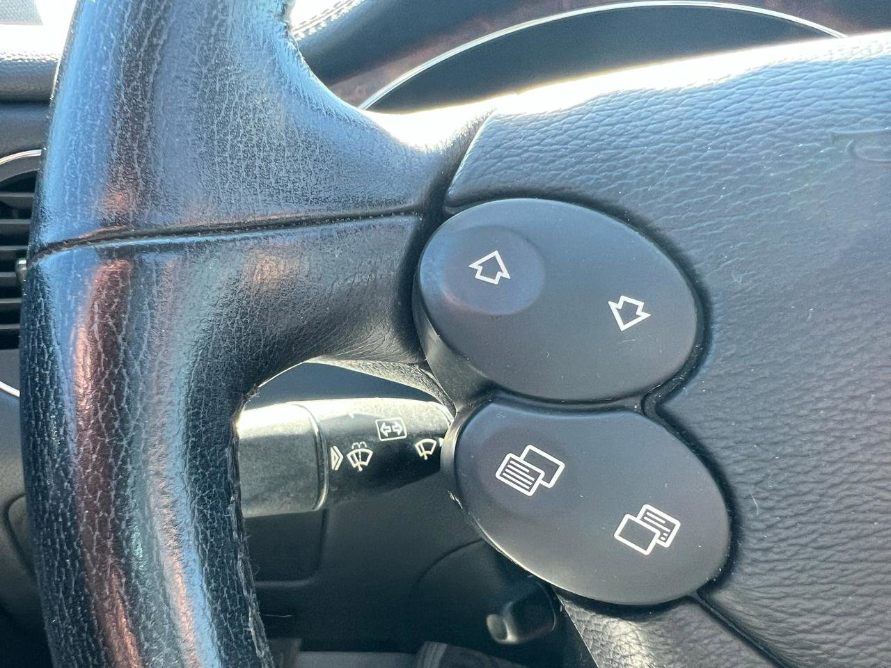 Used 2006 Mercedes-Benz CLS 500 image 51