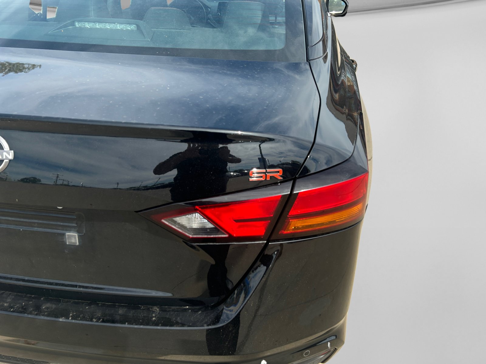 Used 2025 Nissan Altima 2.5 SR FWD image 13