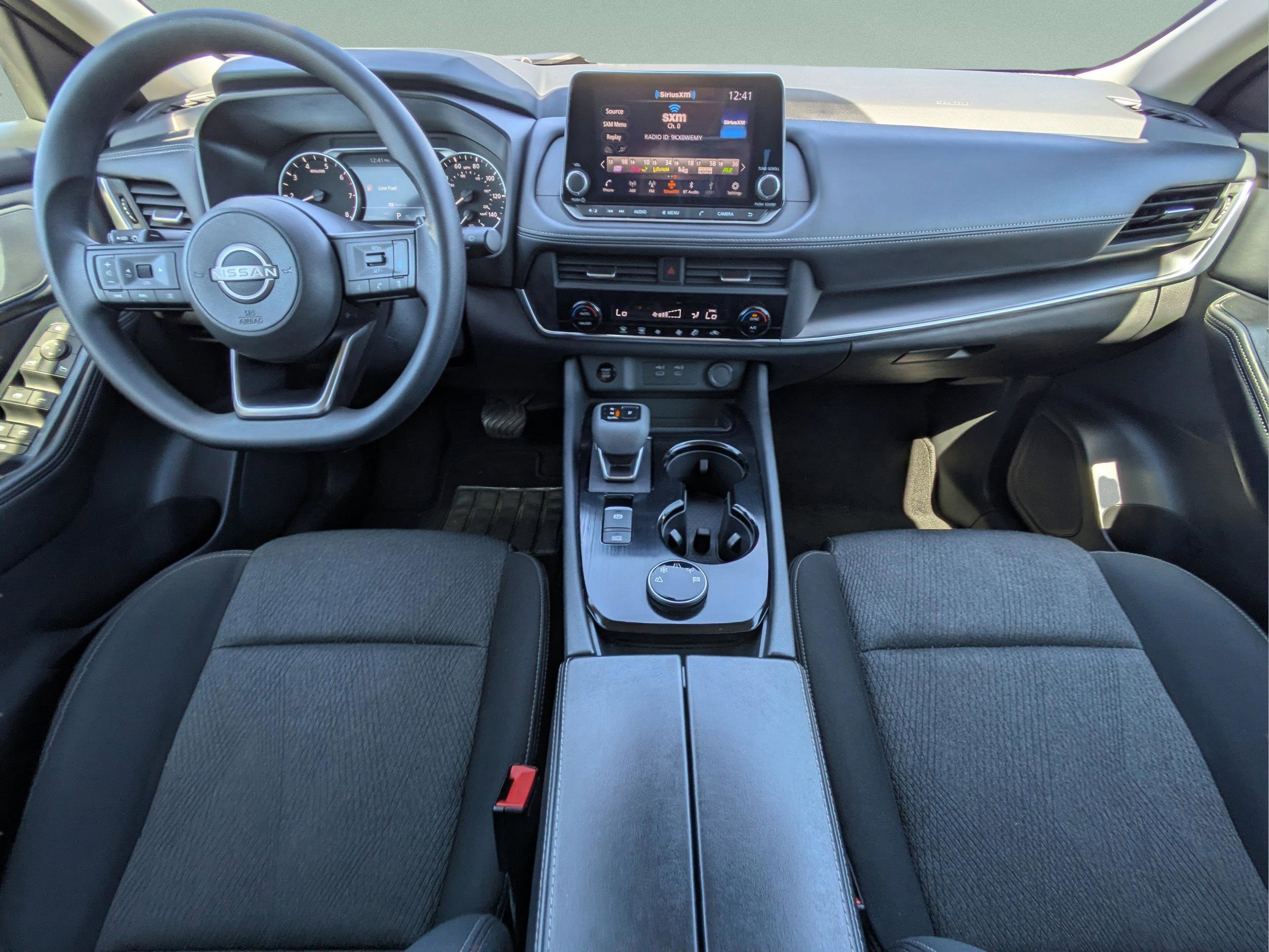 Used 2024 Nissan Rogue SV image 15