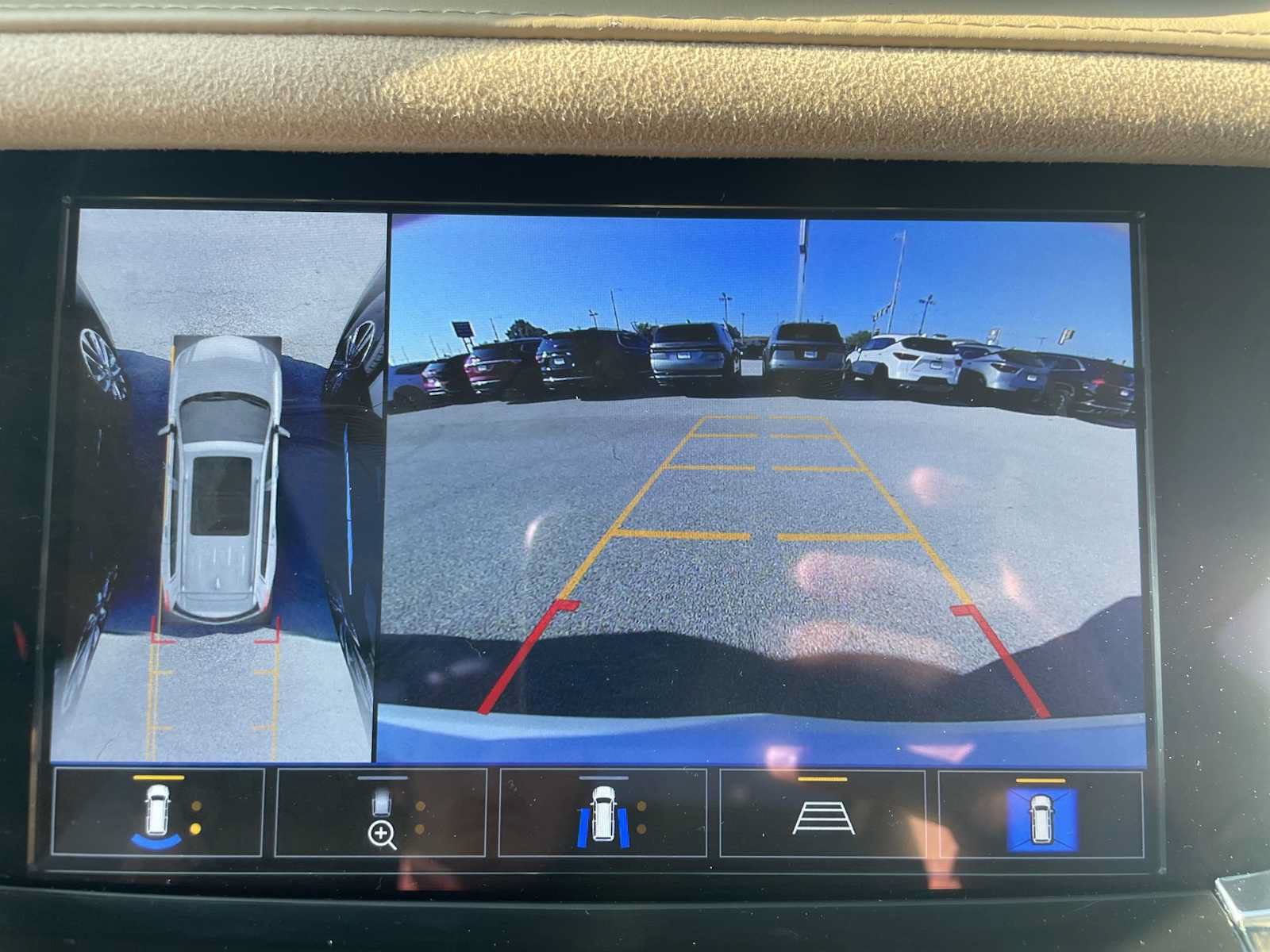 Used 2024 Cadillac XT6 Premium Luxury w/ Platinum Package AWD/4WD image 16