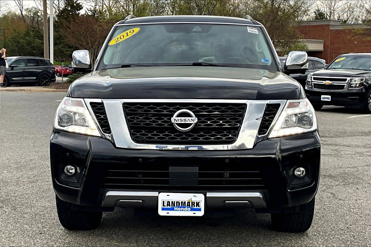 Used 2019 Nissan Armada Platinum image 3