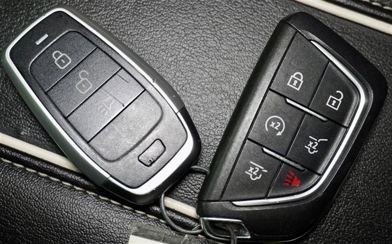 Used 2021 Cadillac Escalade Premium Luxury w/ Driver Assist Tech Package image 37