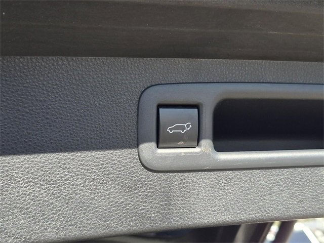 Used 2020 Toyota Highlander XLE image 10