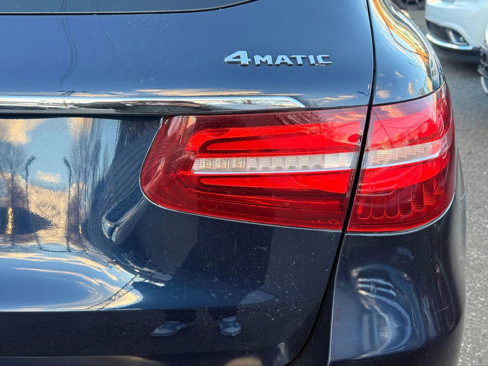 Used 2019 Mercedes-Benz GLC 300 4MATIC w/ Multimedia Package image 36