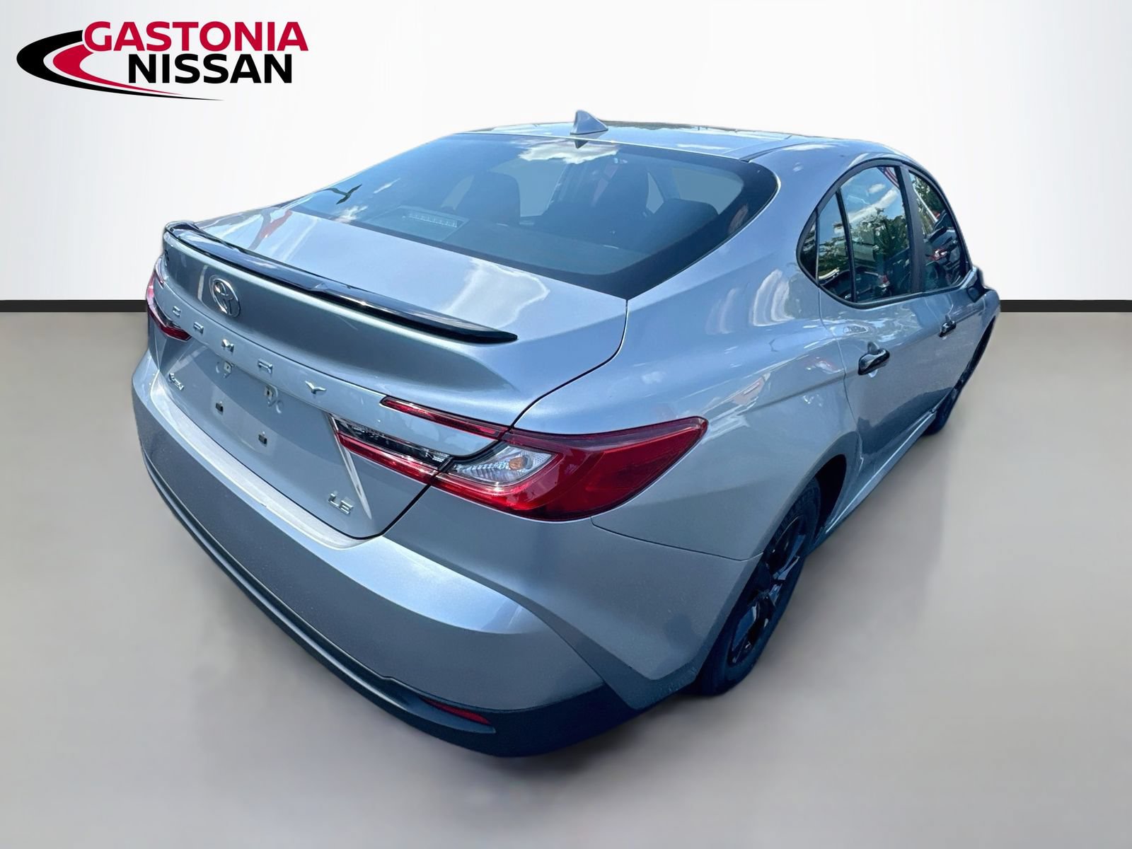 Used 2025 Toyota Camry LE FWD image 33
