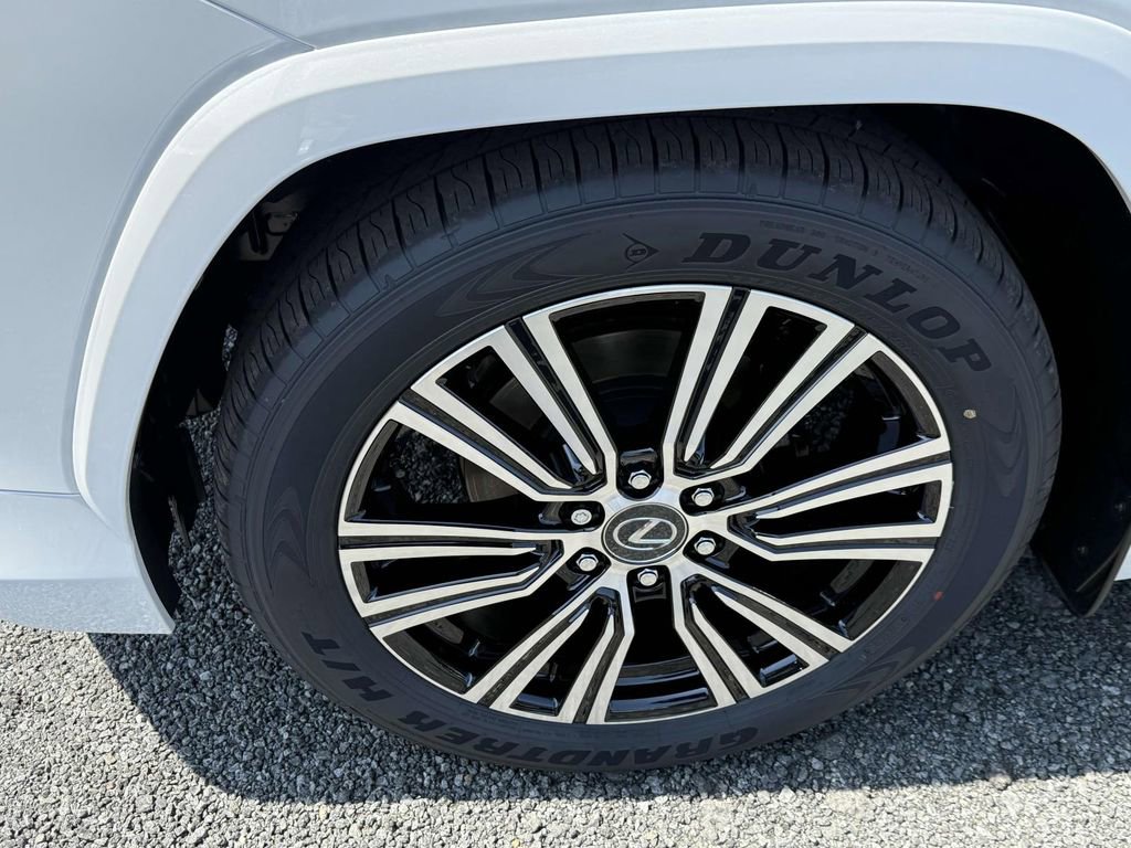 New 2025 Lexus LX 600 4WD w/ Luxury Package image 7