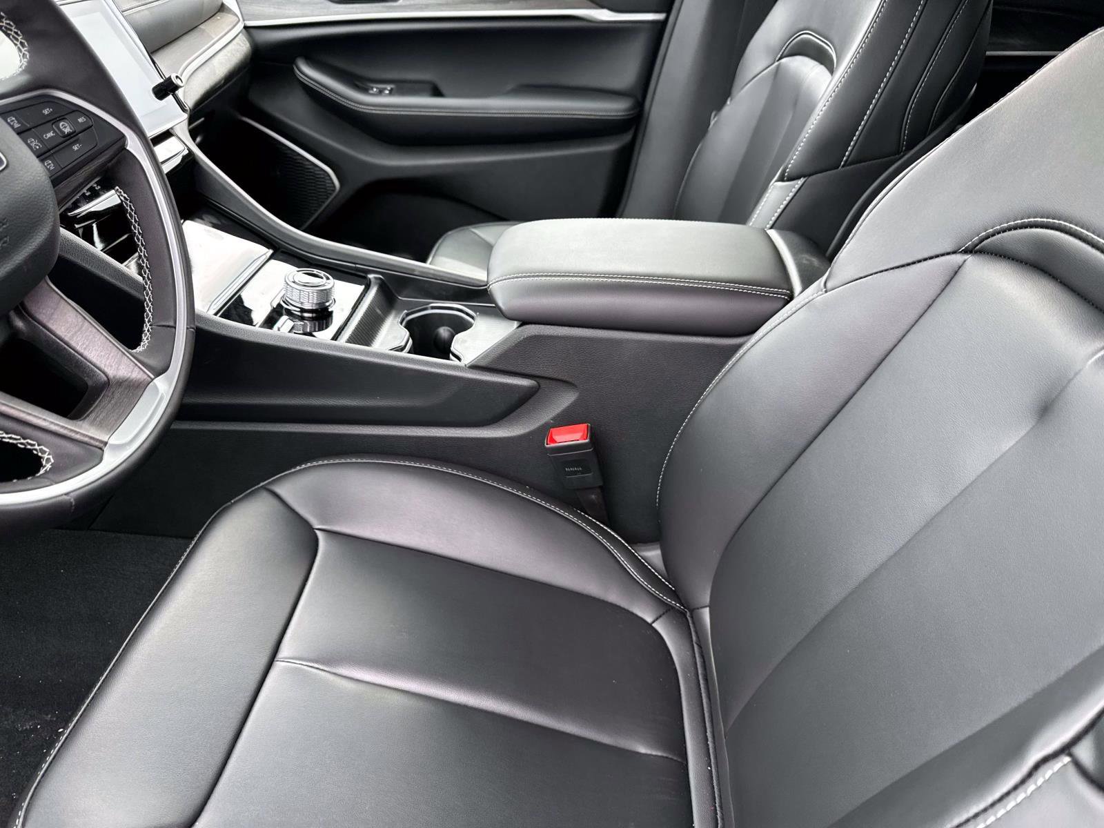 New 2026 Jeep Grand Cherokee Limited AWD/4WD image 8