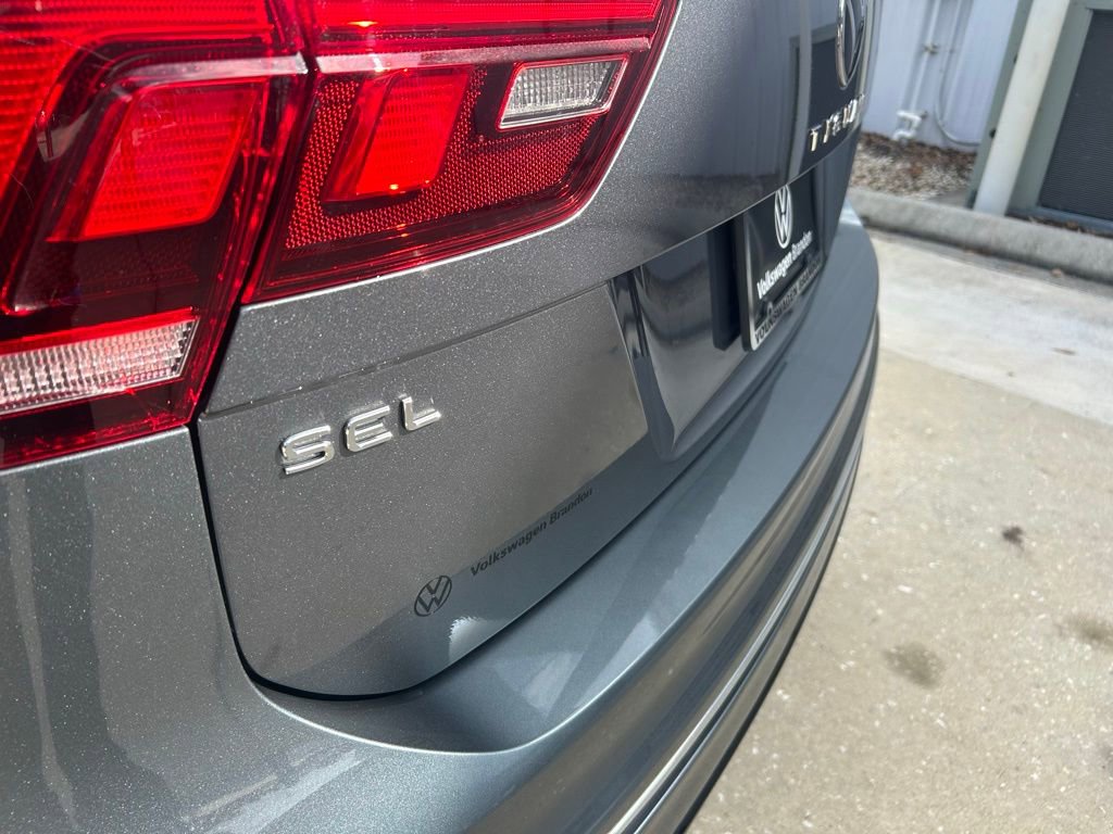 Used 2024 Volkswagen Tiguan SEL R-Line image 33