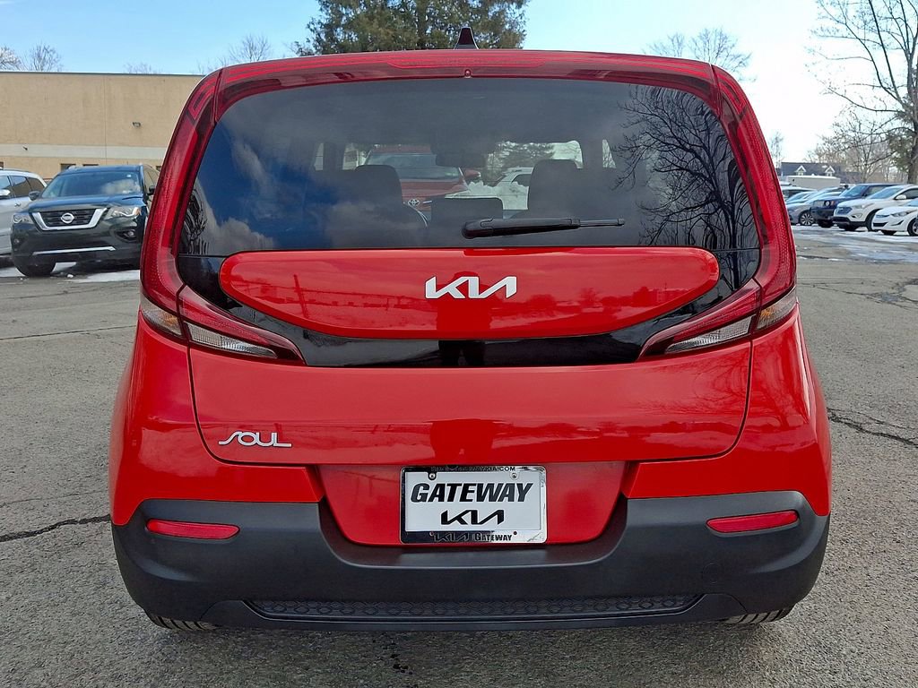 Certified 2022 Kia Soul LX image 6