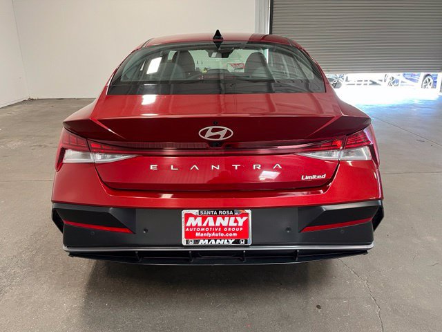 Used 2024 Hyundai Elantra Limited FWD image 4