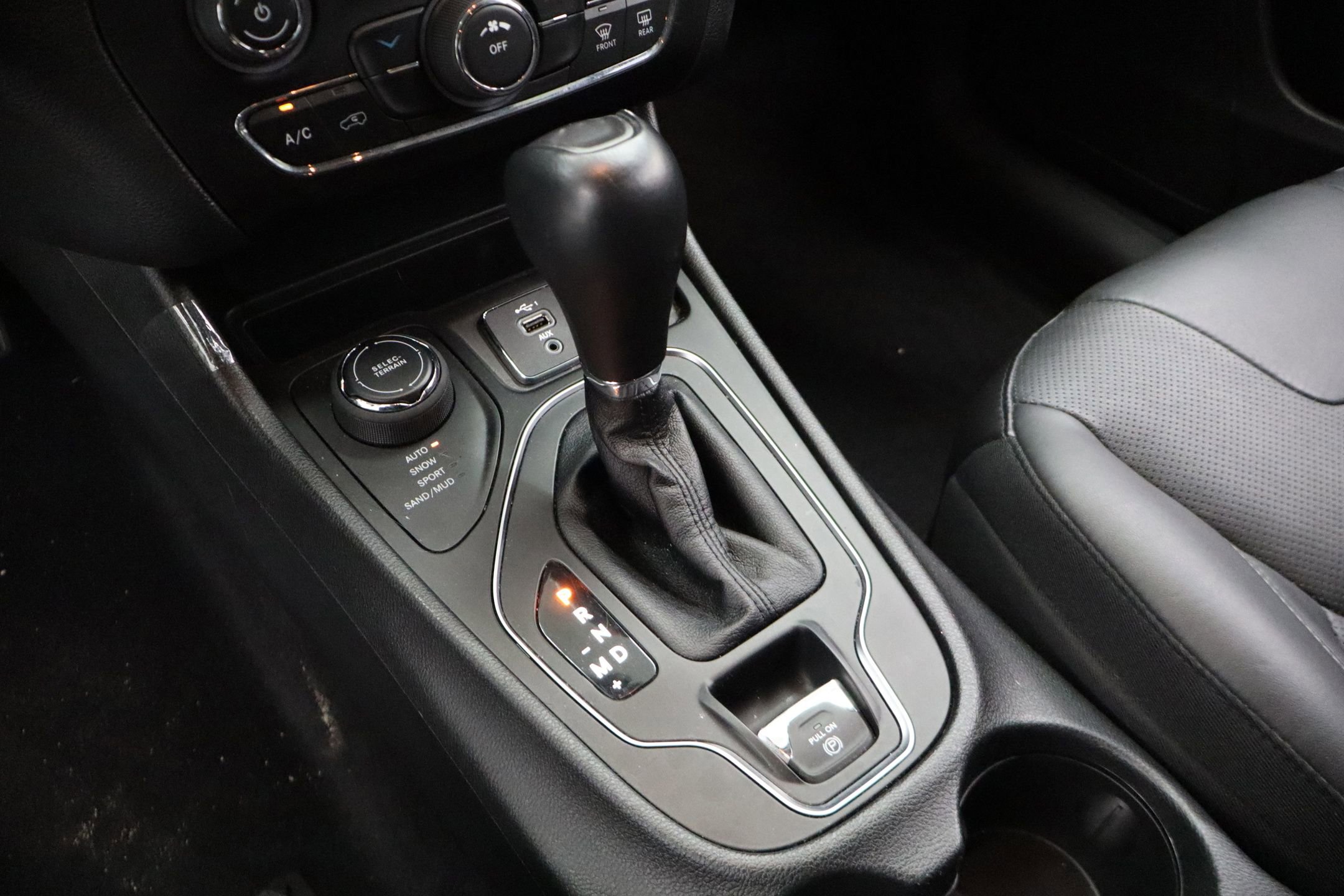 Used 2021 Jeep Cherokee Latitude Lux AWD/4WD image 19