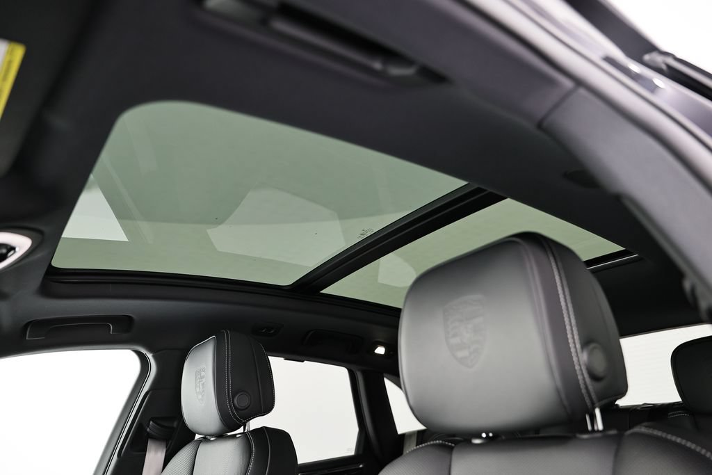 New 2026 Porsche Macan Turbo AWD/4WD image 18