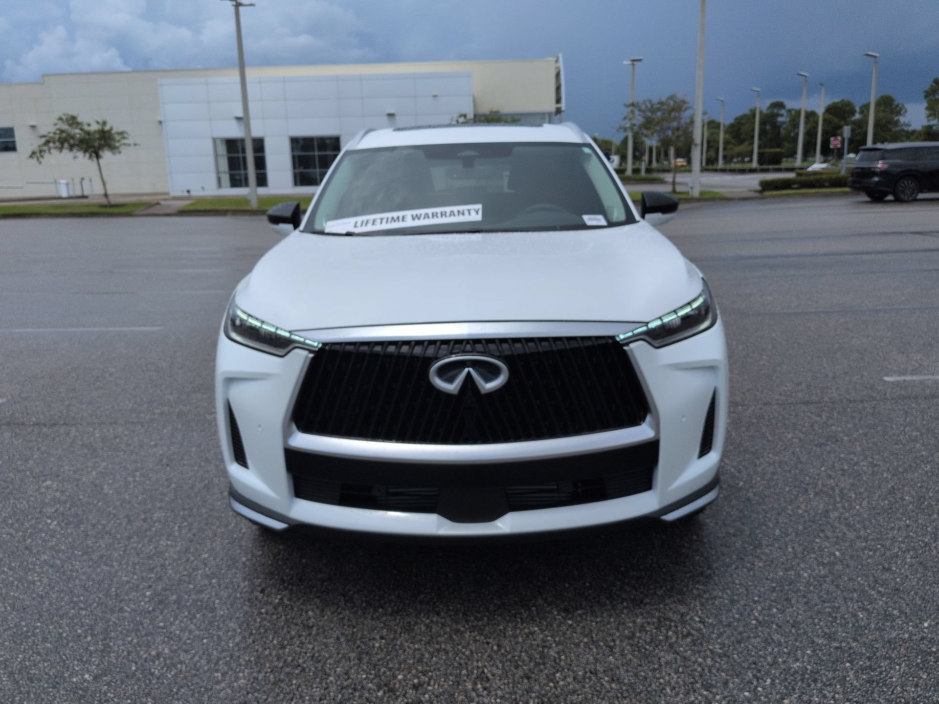 New 2027 INFINITI QX60 Luxe w/ Family Package FWD image 10