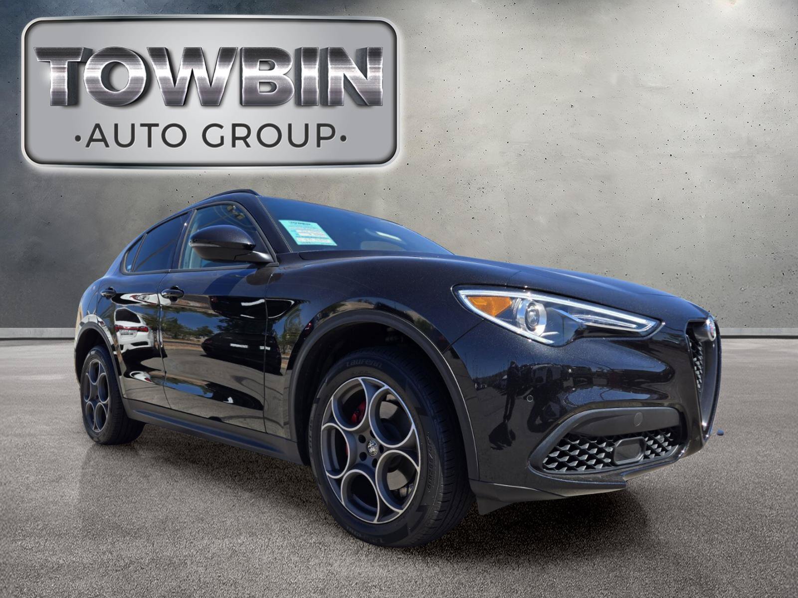 Used 2023 Alfa Romeo Stelvio Sprint AWD/4WD image 2