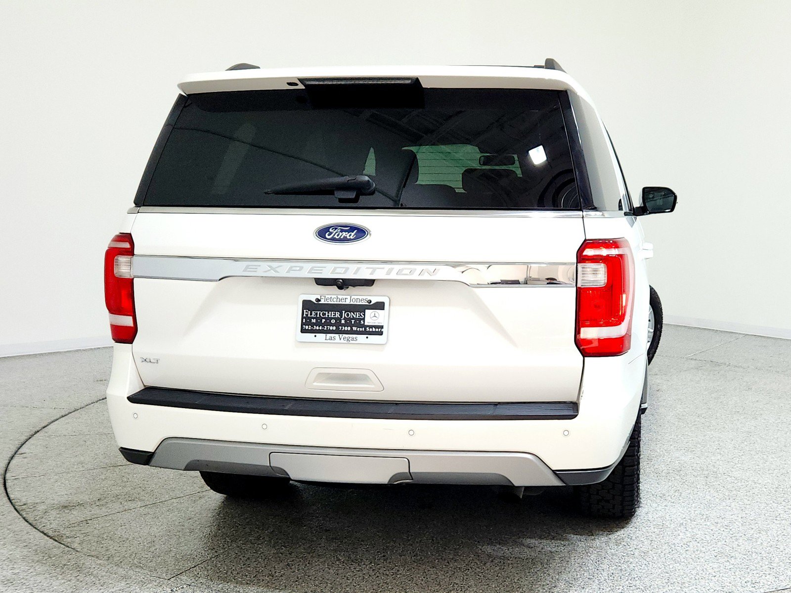 Used 2020 Ford Expedition XLT w/ Equipment Group 202A image 2